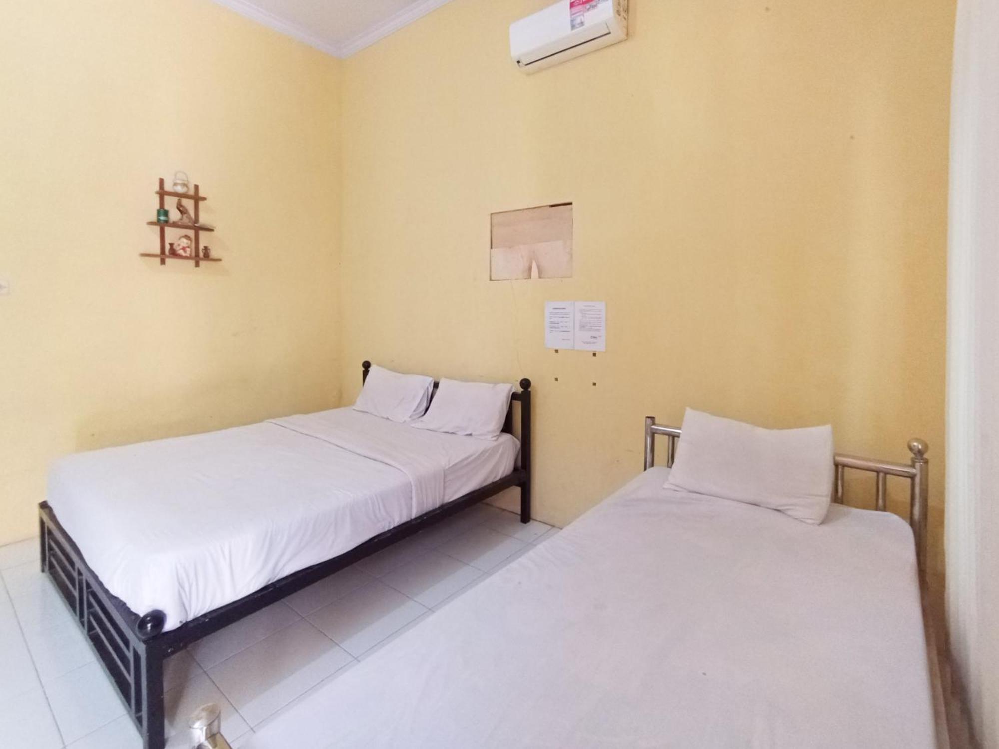 Reddoorz At El Shaday Homestay Banyuwangi Banyuwangi  Buitenkant foto