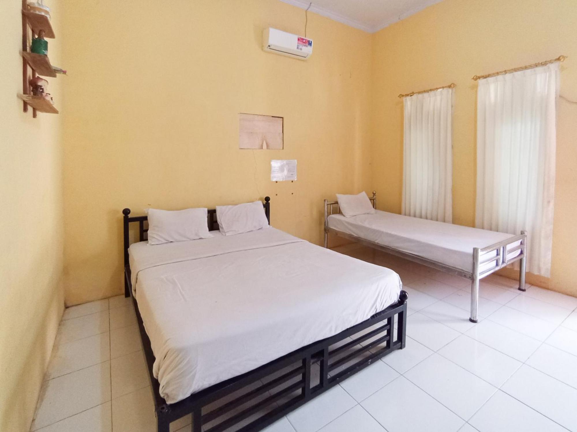 Reddoorz At El Shaday Homestay Banyuwangi Banyuwangi  Buitenkant foto