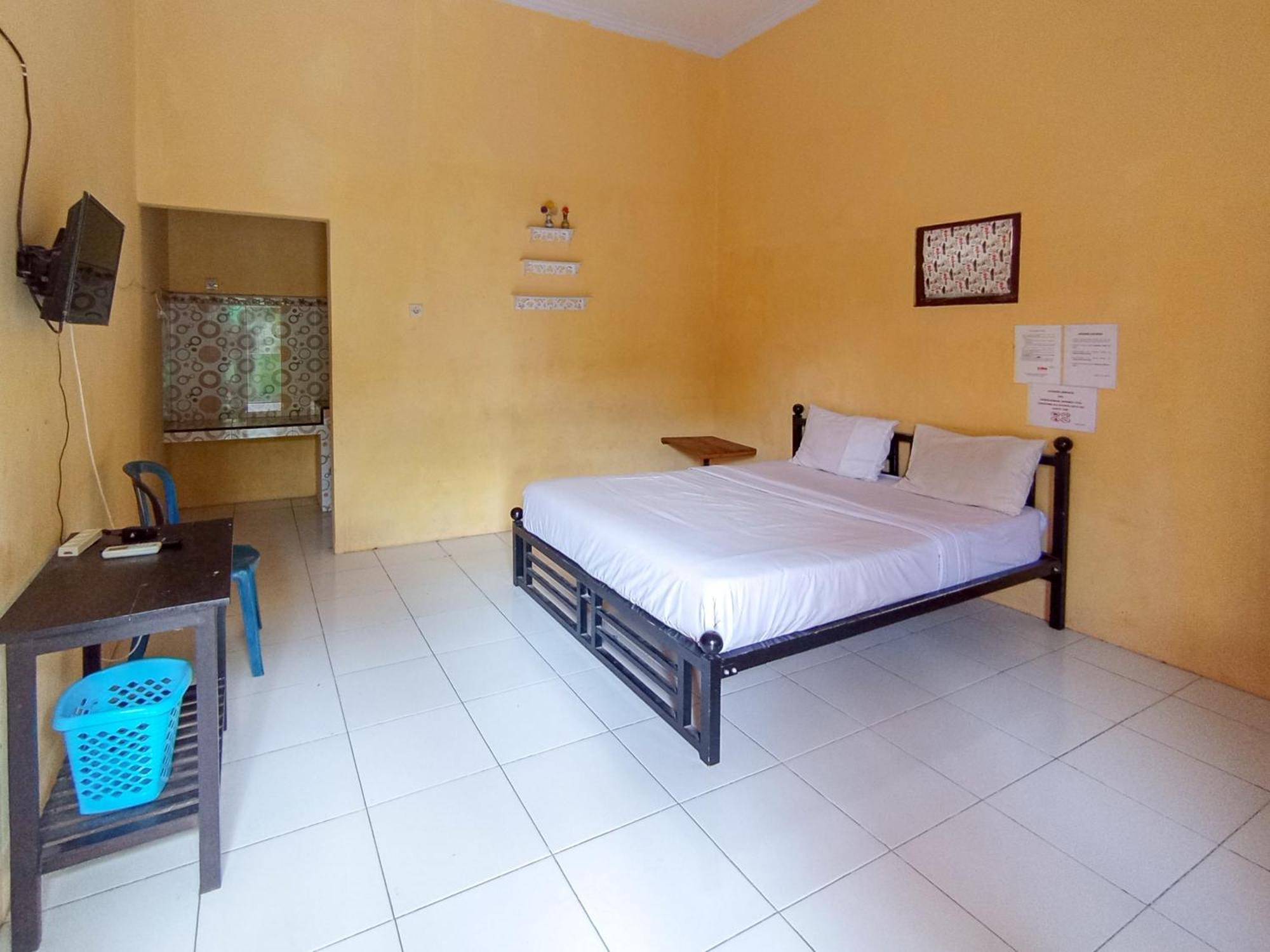 Reddoorz At El Shaday Homestay Banyuwangi Banyuwangi  Buitenkant foto